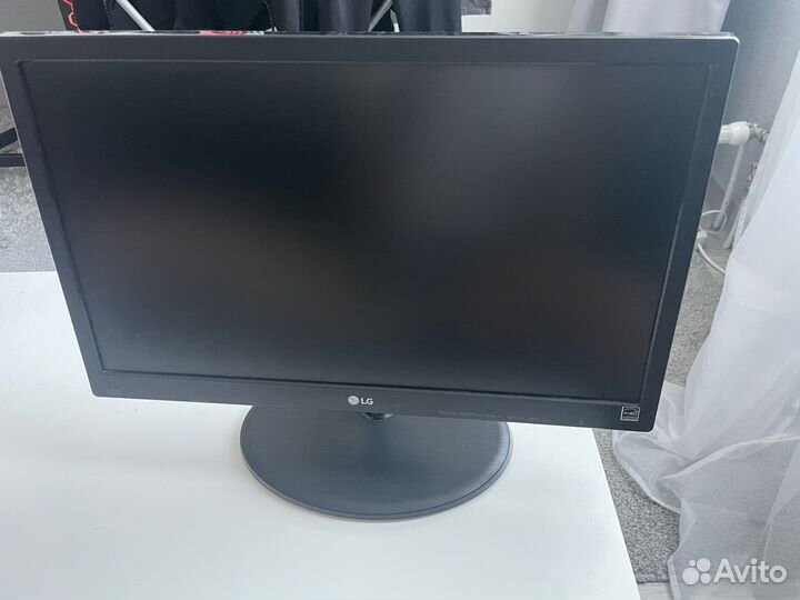 Монитор LG 19 дюймов