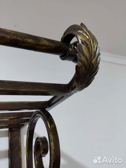 Вешалка кованая настенная