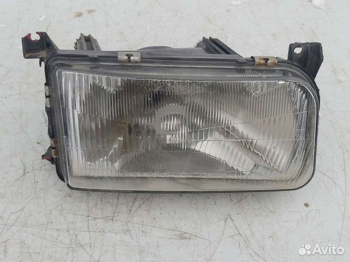 Фара правая Volkswagen Passat b3