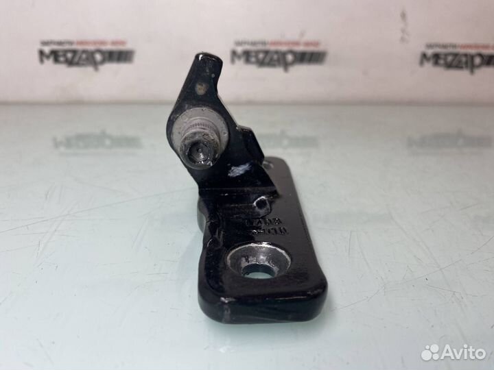 Петля задней правой двери Mercedes W213 E 213