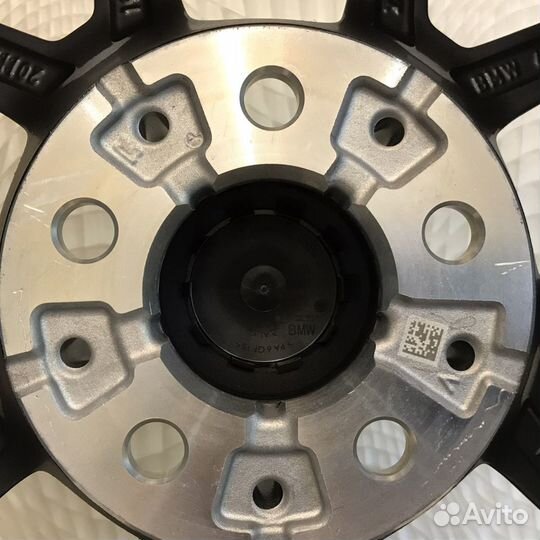 Новые оригинальные зимние колеса BMW R19 898M