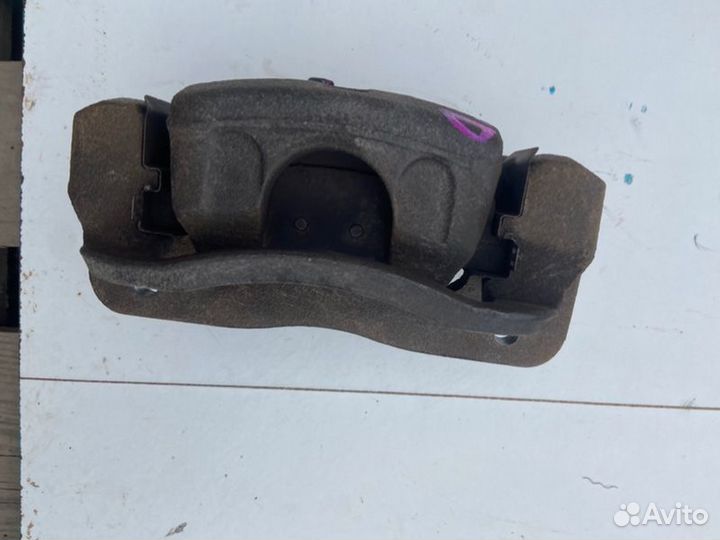 Суппорт тормозной задний правый Hyundai Grand