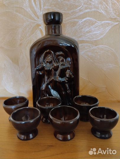 Графин с рюмками