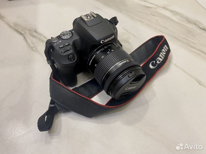 Зеркальный фотоаппарат Canon EOS 200D Kit