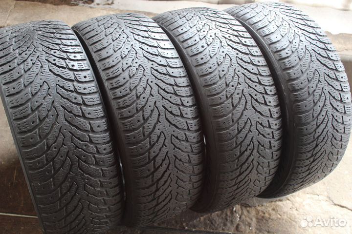 Nokian Tyres Hakkapeliitta 9 215/55 R17 98T