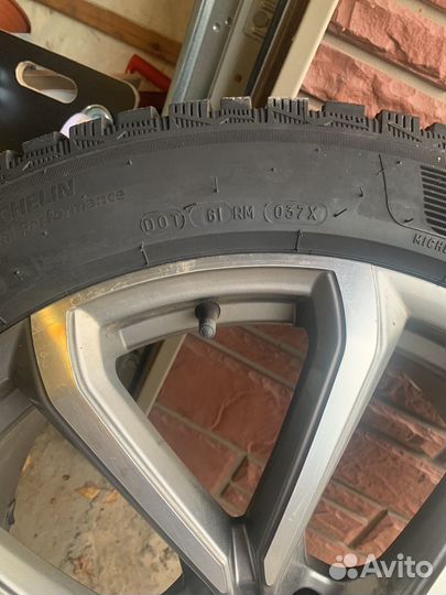 Michelin X-Ice North 4 SUV 275/45 R20 110T