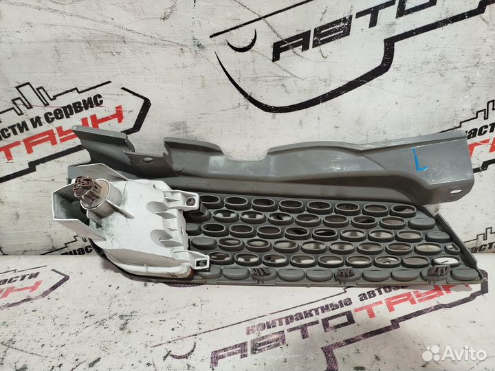 Решетка радиатора nissan march AK12 BK12 BNK12 K12 YK12 левая С ПОВТОРИТЕЛЕМ 3452 1 модель 62330AX00