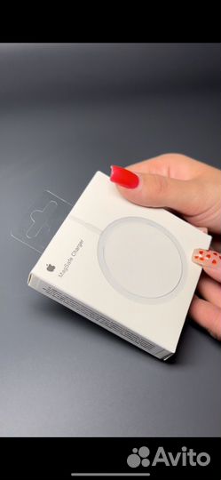 Беспроводная зарядка iPhone magsafe