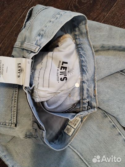 Джинсы Levi's