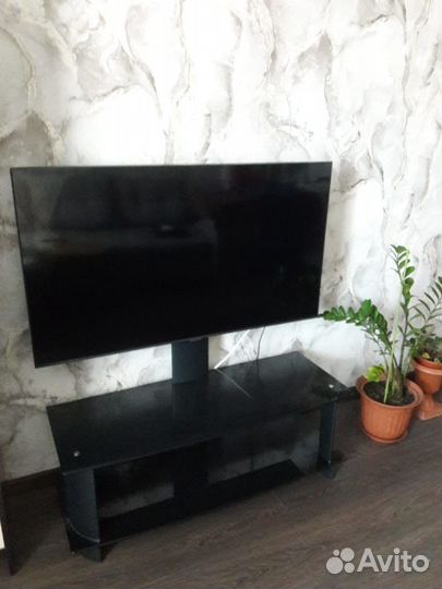 Стеклянная тумба под тв телевизор