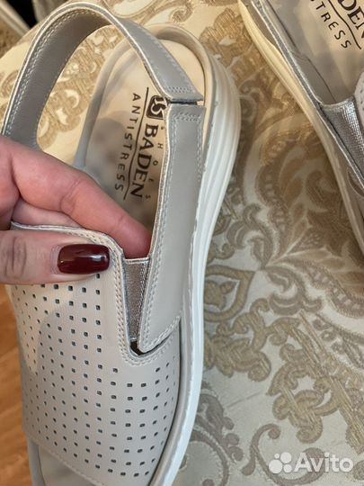 Босоножки женские