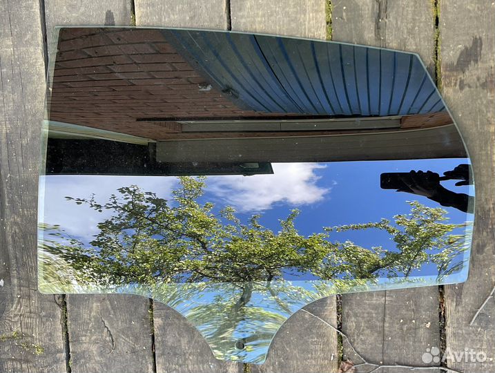 Стекло заднее левое на ford focus 3