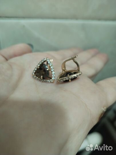 Золотые серьги