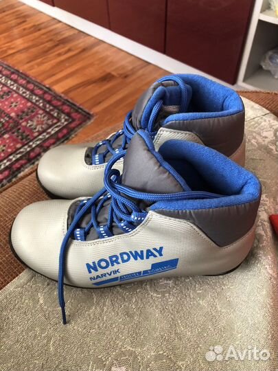 Лыжные ботинки