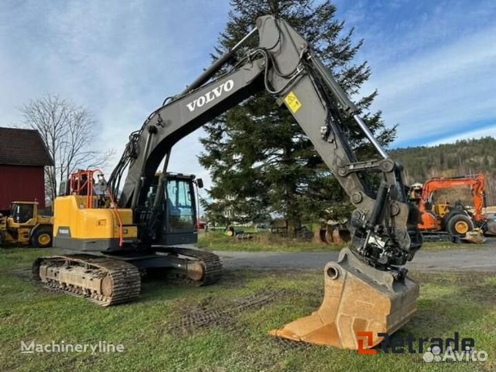 Гусеничный экскаватор Volvo EC235C, 2014