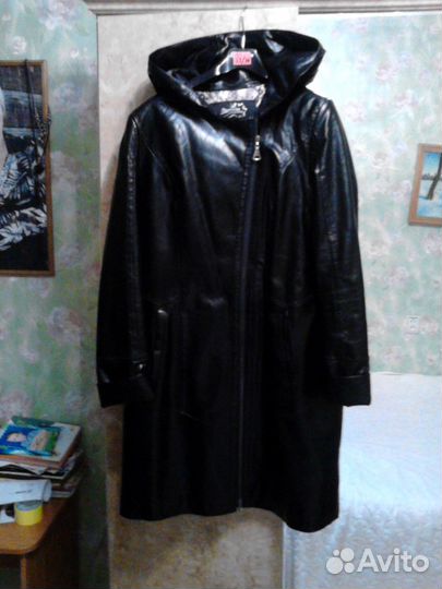 Новый плащ с капюшоном. Экокожа