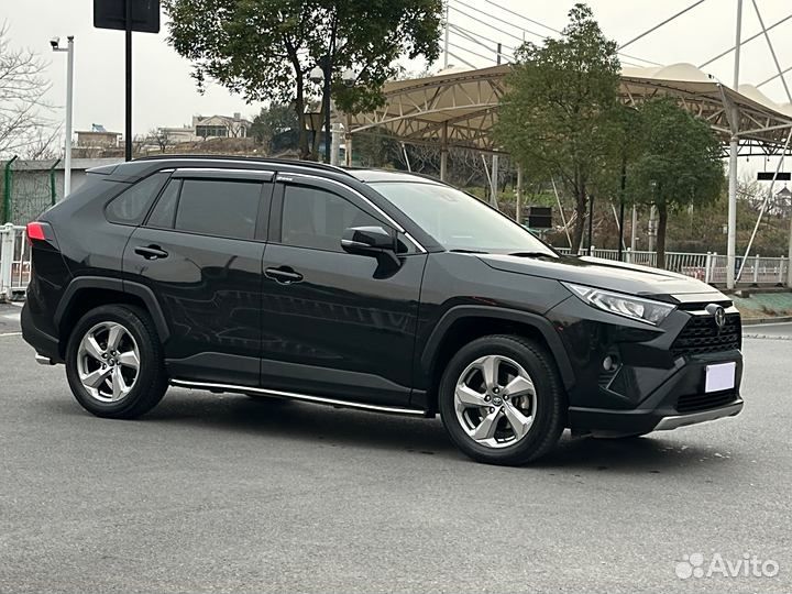 Toyota RAV4 2.0 CVT, 2021, 31 000 км