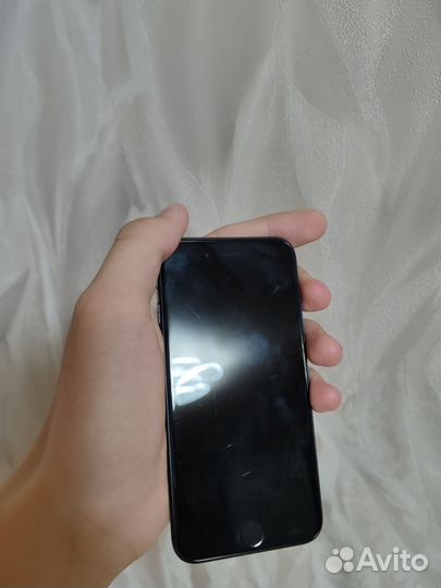 iPhone SE (2020), 128 ГБ