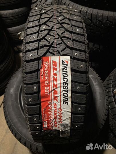Bridgestone Blizzak Spike-02 195/60 R15 88T