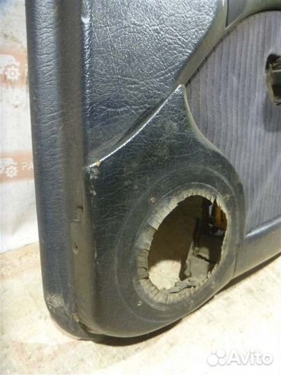 Обшивка двери передняя правая Audi 100 4A2 AAR