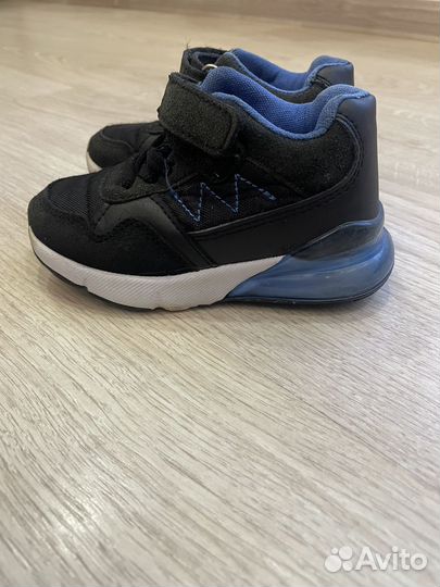 Кроссовки детские 23