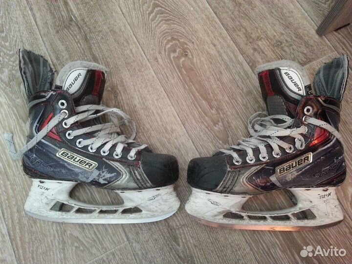 Продам коньки хоккейные Bauer Vapor X100 JR3 EE
