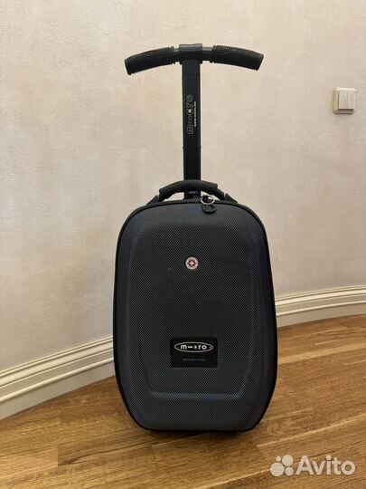 Продаю чемодан Micro трансформер(самокат)