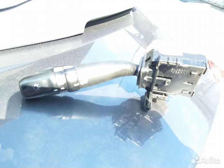 Подрулевой переключатель поворотов от toyota avens