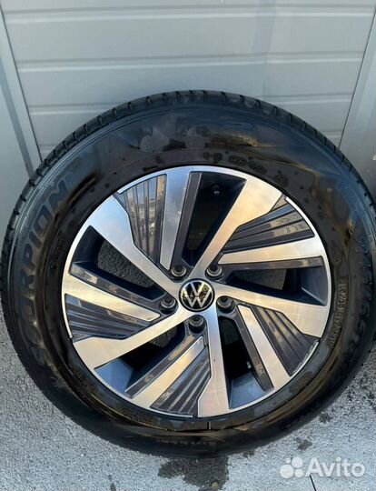 Диски оригинал Volkswagen R17 и шины