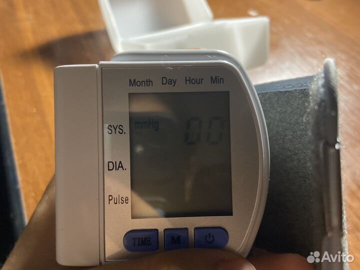 Тонометр на запястье