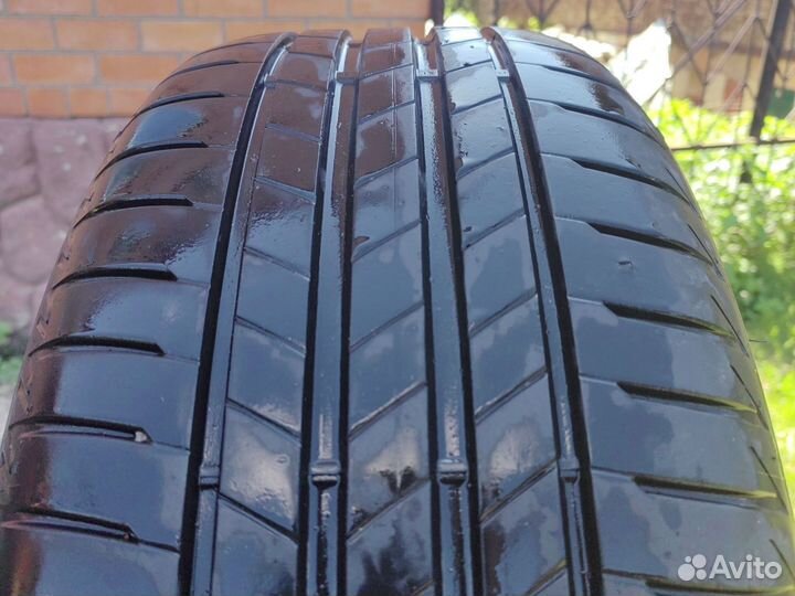 Bridgestone Turanza T005 225/55 R17