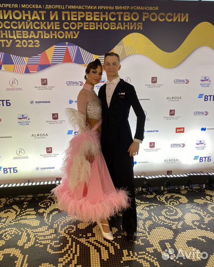 Тренер по бальным танцам