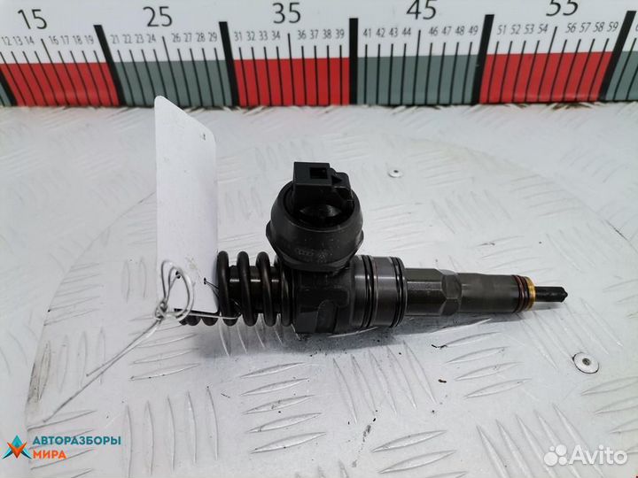 Форсунка Volkswagen Golf Plus 2008 038130073AG