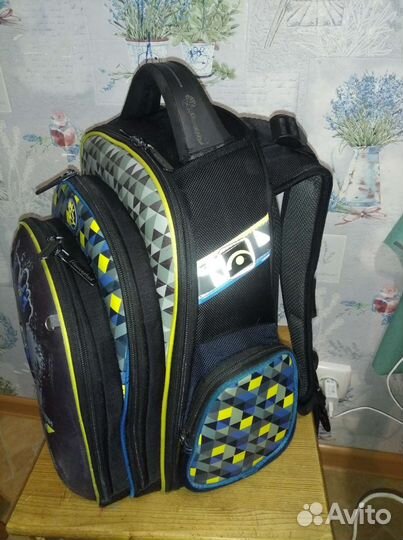 Школьный рюкзак Hummingbird