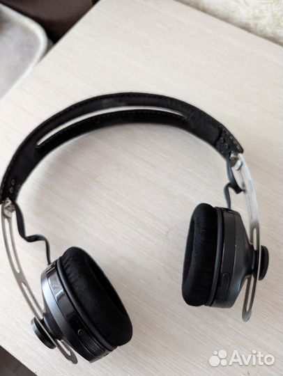 Беспроводные наушники Sennheiser Momentum M2 oebt