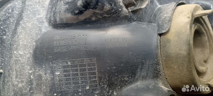 Фара правая toyota