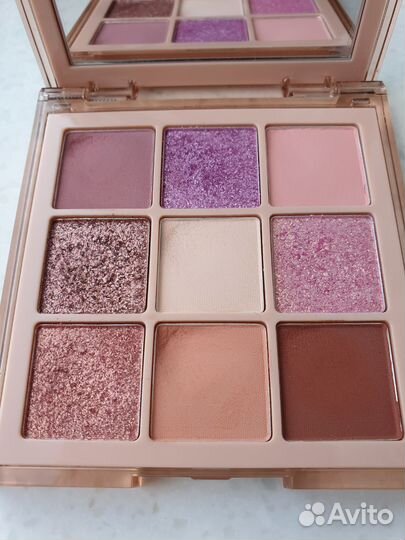 Тени Huda Beauty Nude Light