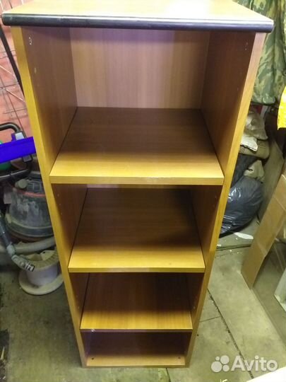 Мебельная стойка со стеклянной дверцей