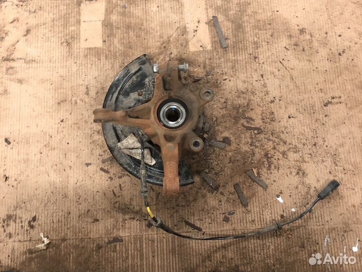 Renault logan 2 кулак поворотный