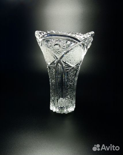 Ваза хрустальная для цветов