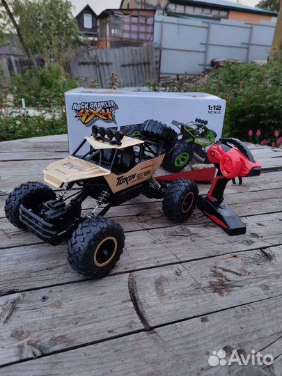 Машина 1:12 / внедорожник / на пульте управления