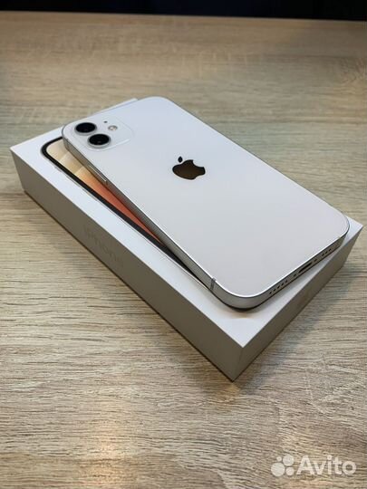 iPhone 12, 64 ГБ