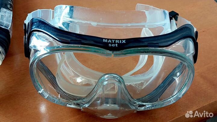 Маска с трубкой для дайвинга