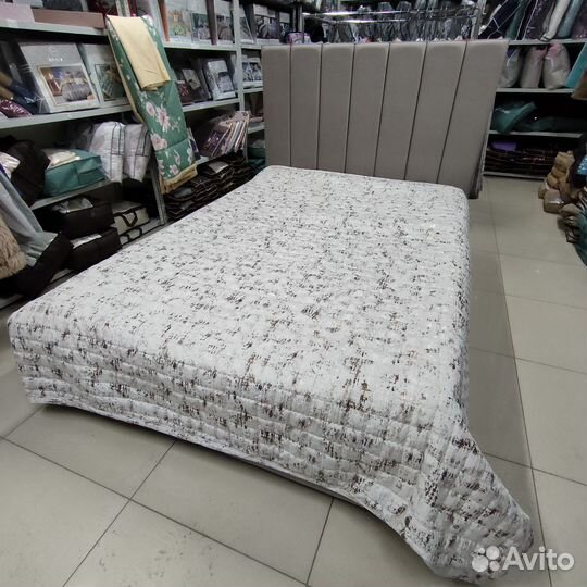 Покрывало велюровое стёганное