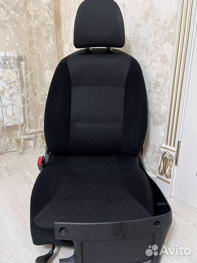 Сиденья на priora 2