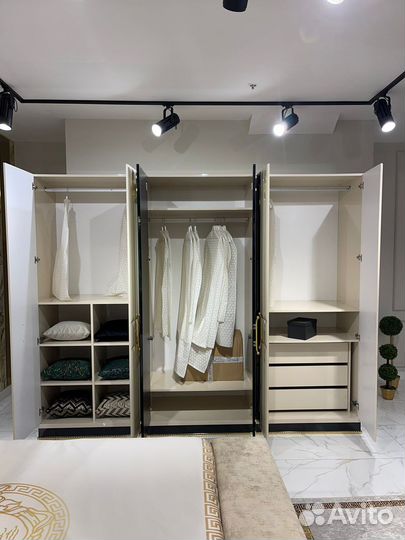 Спальный гарнитур