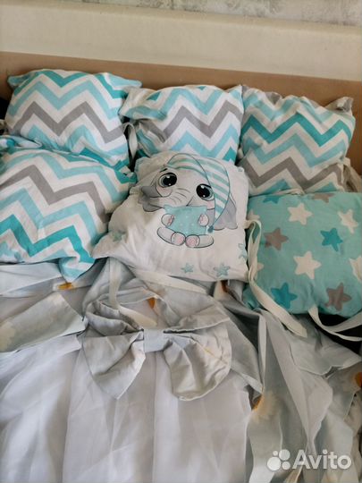 Бортики в детскую кроватку с балдахином