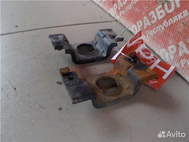 Кронштейн радиатора Kia Rio 4 S4 G4FG 2018