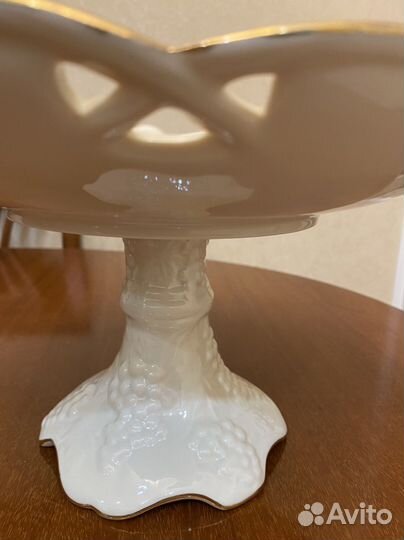 Новая ваза на ножке, Англия, фирма Lefard