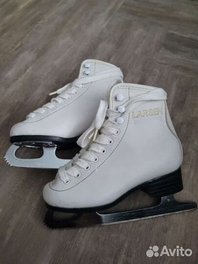 Коньки фигурные р. 28